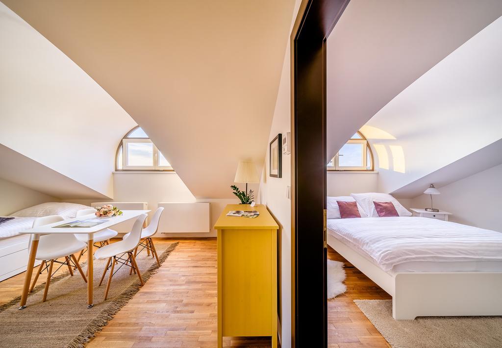 Rooftop Triplex Apartment In Centre Hradec Kralove Ngoại thất bức ảnh