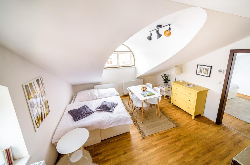 Rooftop Triplex Apartment In Centre Hradec Kralove Ngoại thất bức ảnh