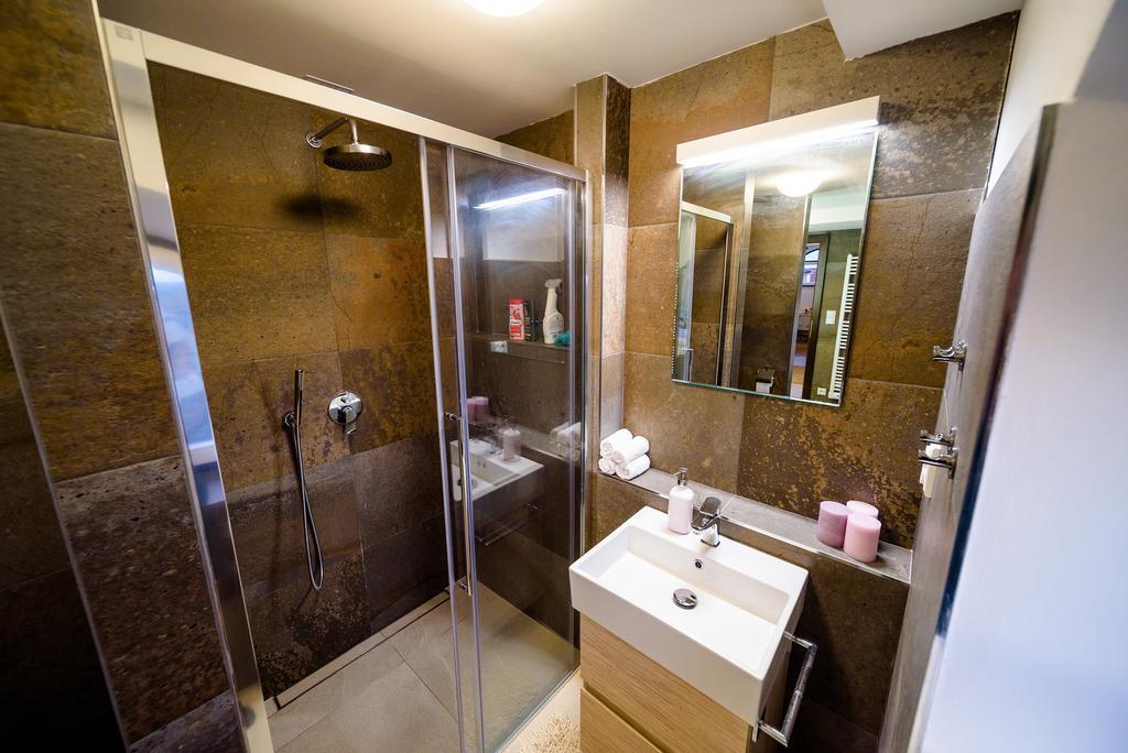 Rooftop Triplex Apartment In Centre Hradec Kralove Ngoại thất bức ảnh