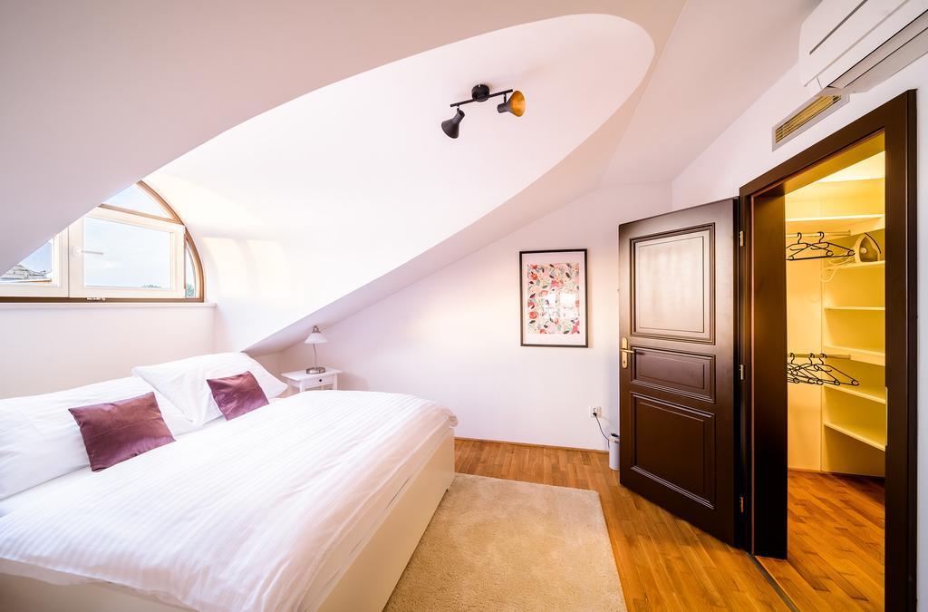 Rooftop Triplex Apartment In Centre Hradec Kralove Ngoại thất bức ảnh
